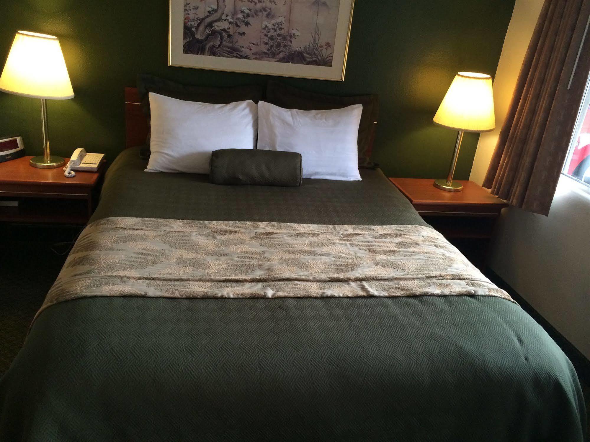 Travelodge By Wyndham The Dalles Bagian luar foto