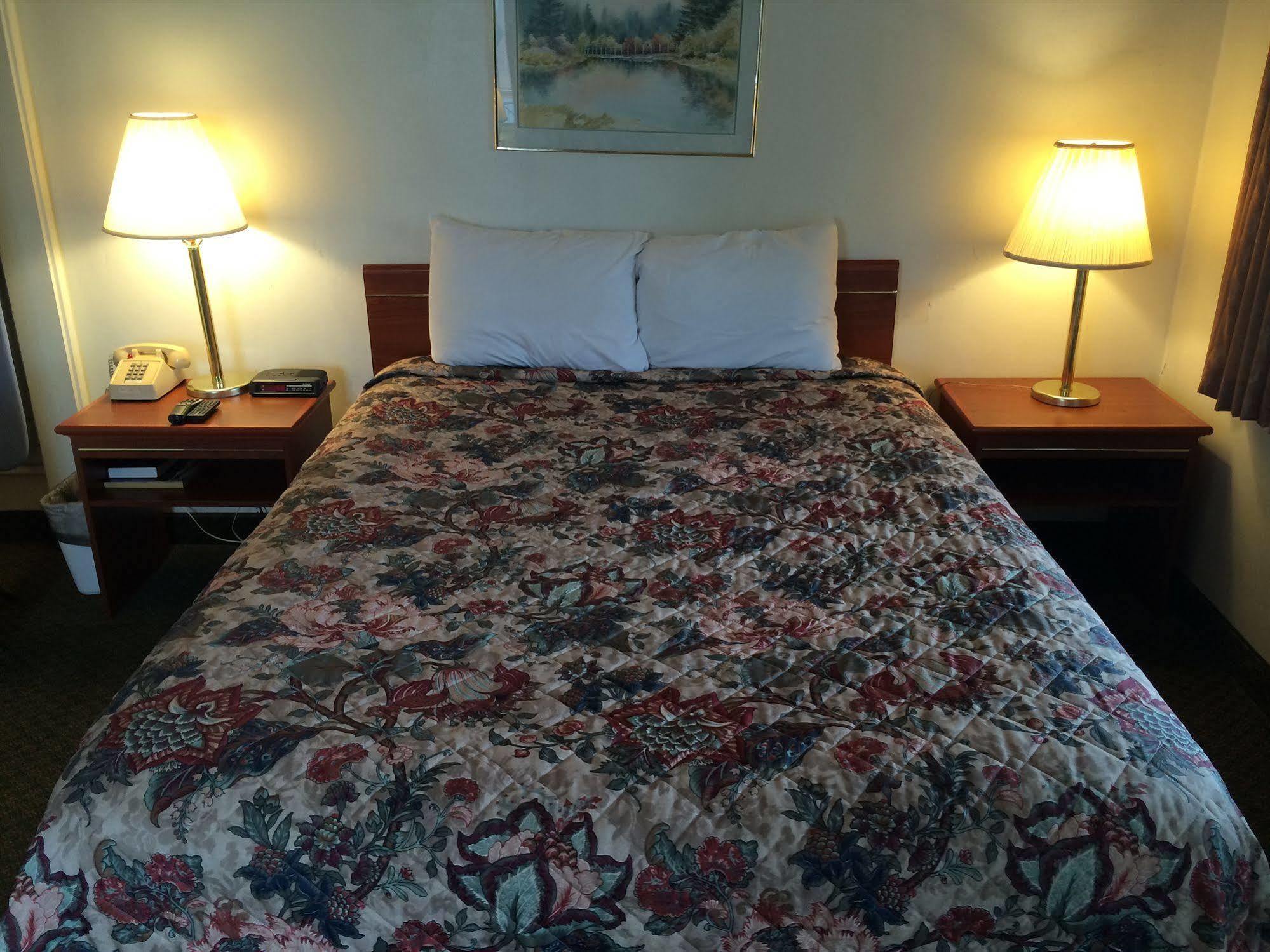 Travelodge By Wyndham The Dalles Bagian luar foto