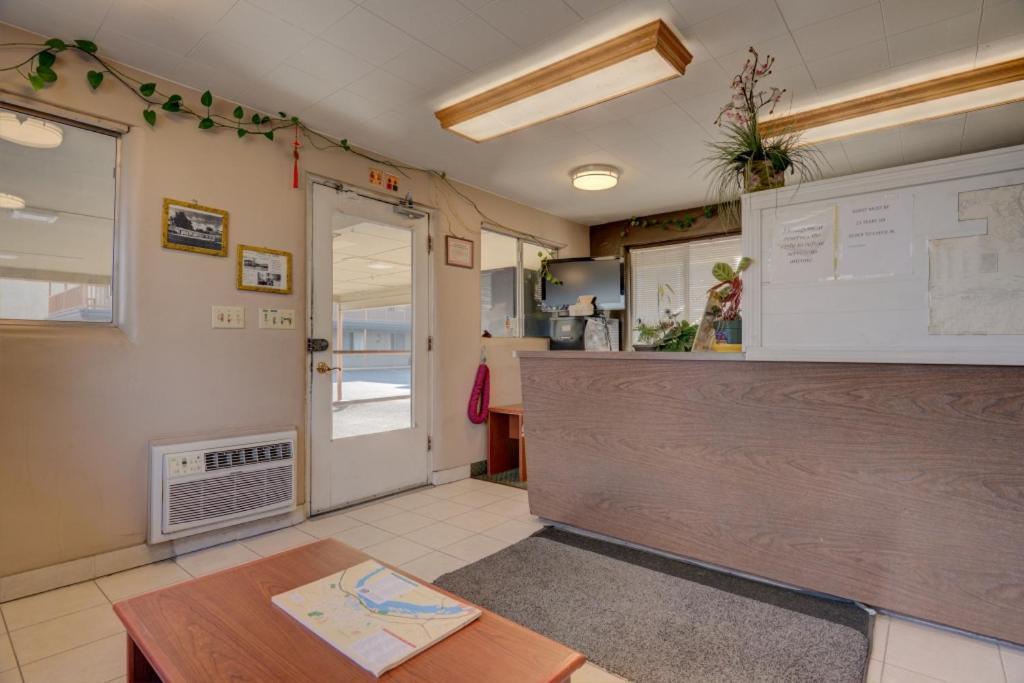 Travelodge By Wyndham The Dalles Bagian luar foto